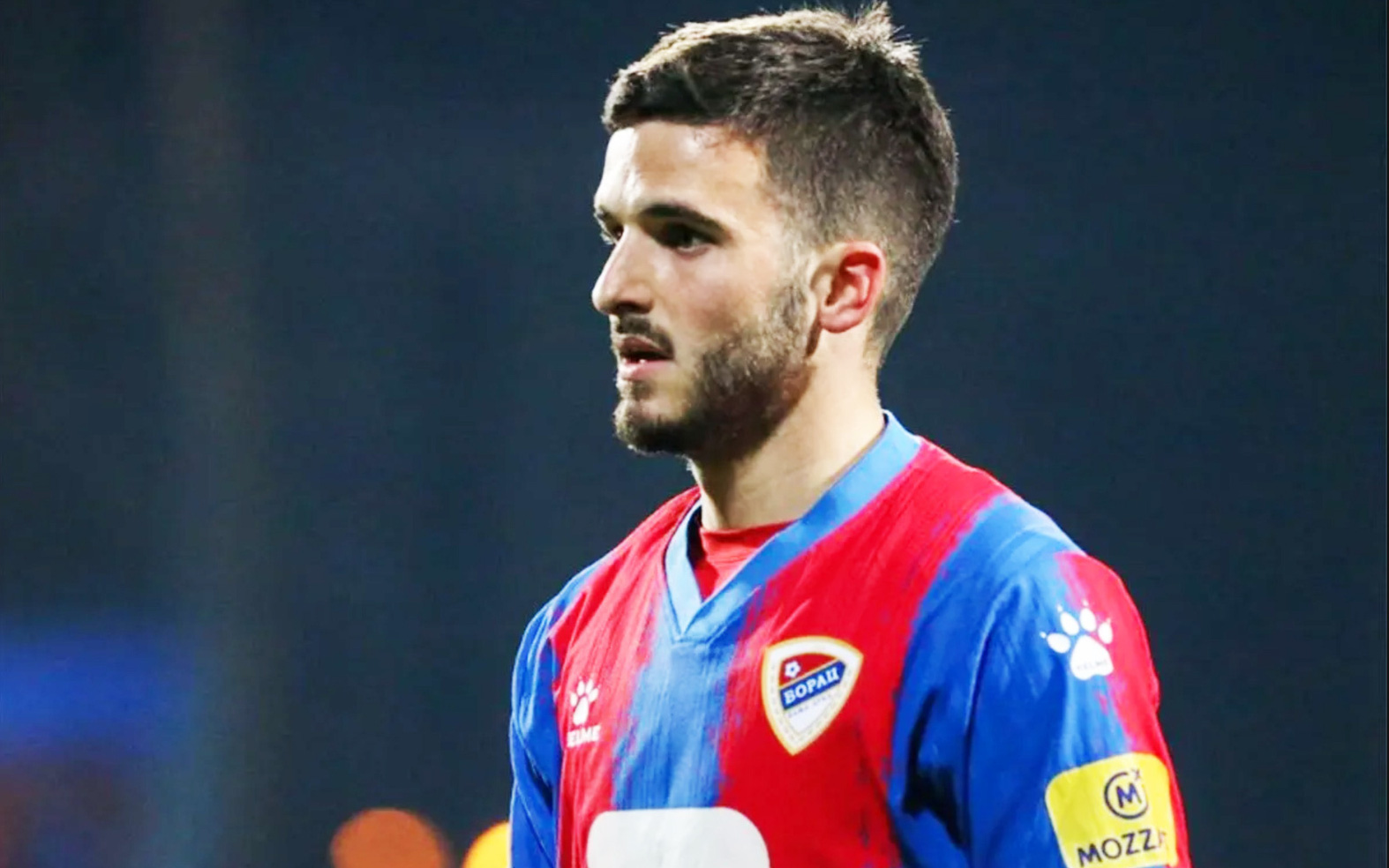 Cầu thủ điển trai ghi siêu phẩm ngoạn mục ở Premijer Liga