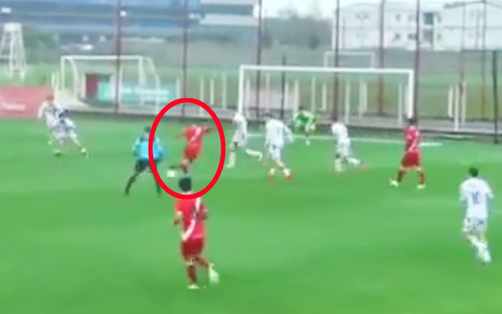 Sao nhí 13 tuổi Qaroual của Barca đi bóng như Yamal gây bão mạng - Ảnh 1.