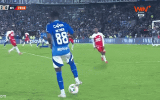 Sao Man City James McAtee đá phủi khiến đối thủ muốn… về vườn - Ảnh 1.