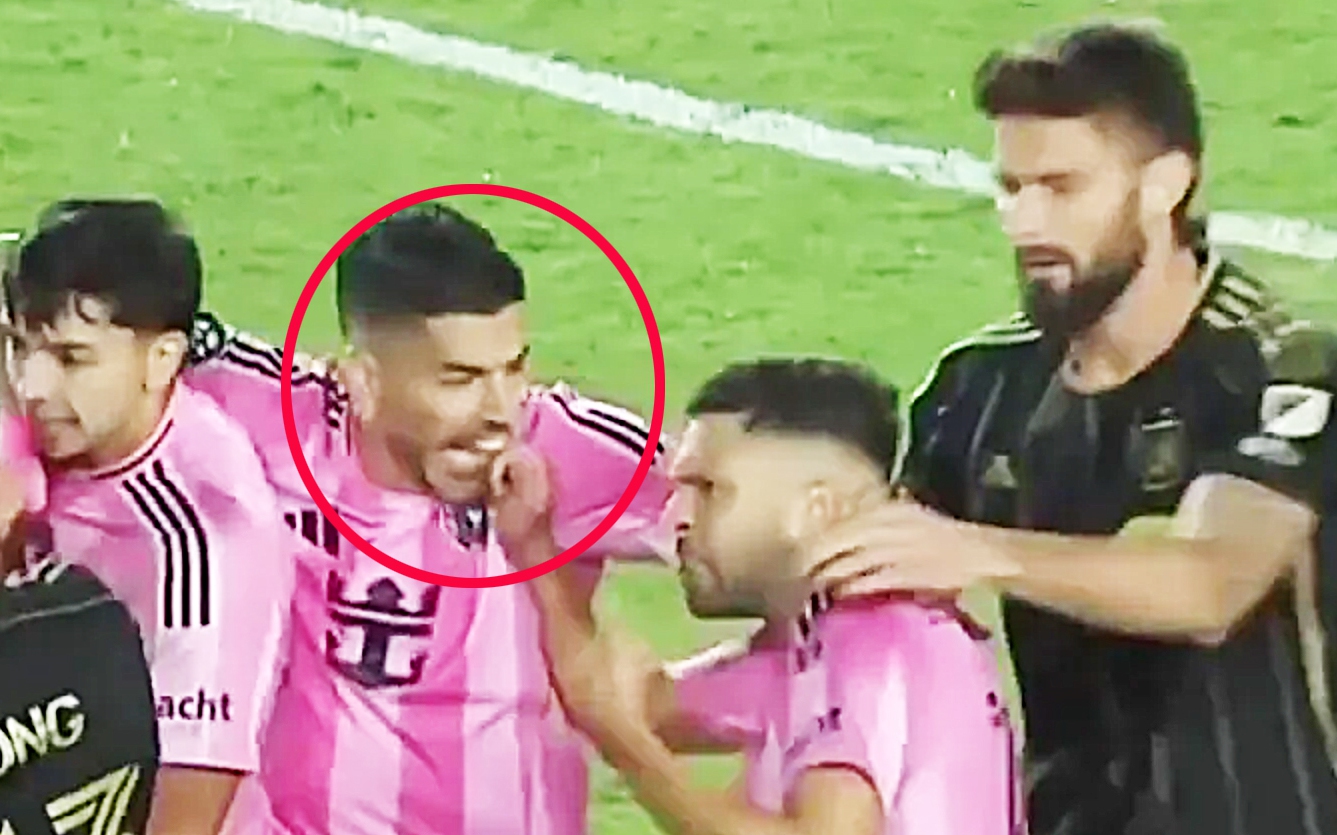 Quay lưng bắt phạt đền cà khịa Sergio Ramos, thủ môn bị ‘phản dame’ - Ảnh 1.