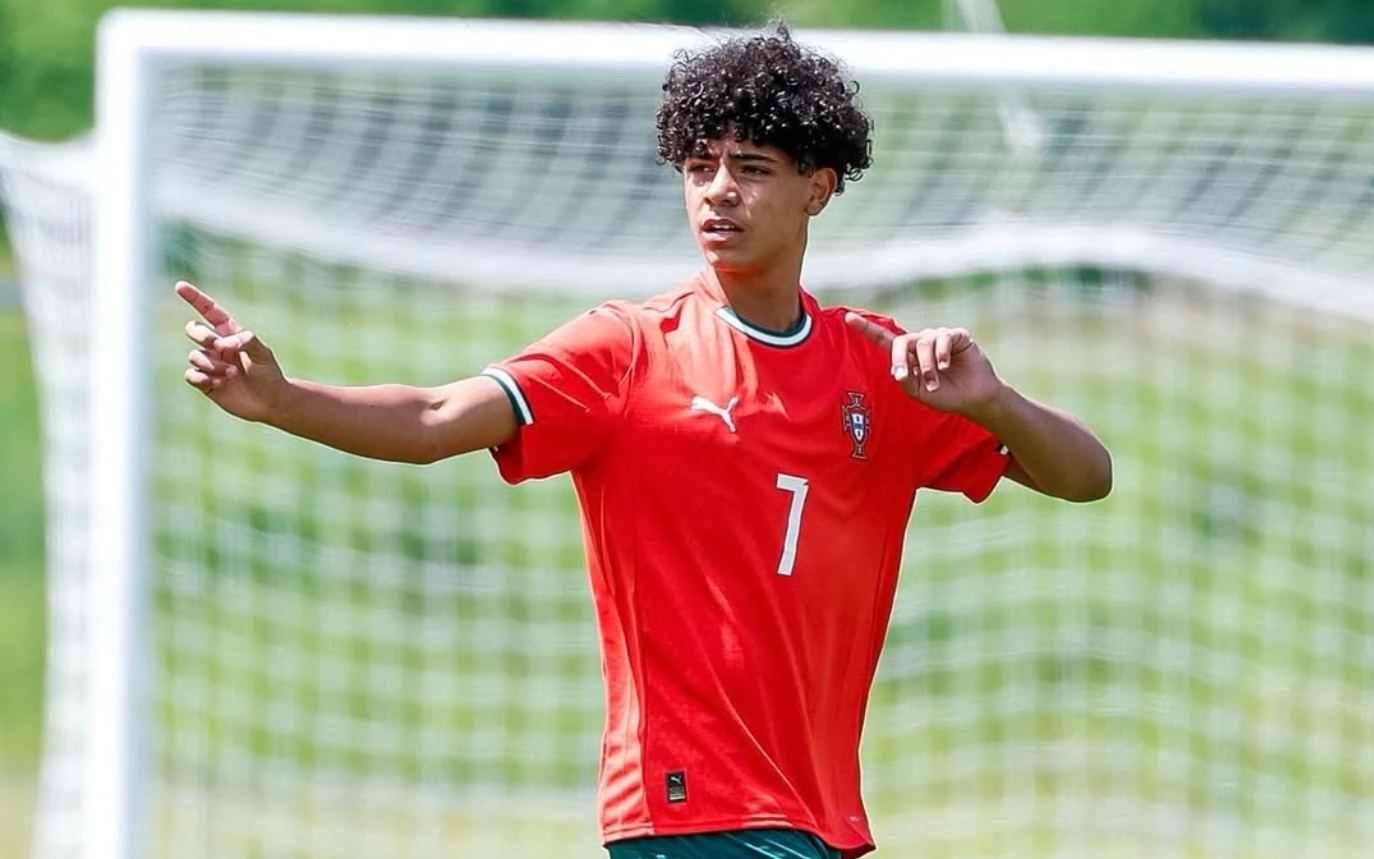 Con trai Ronaldo kỹ thuật siêu đỉnh ở lần đầu đá chính U15 Bồ Đào Nha - Ảnh 1.