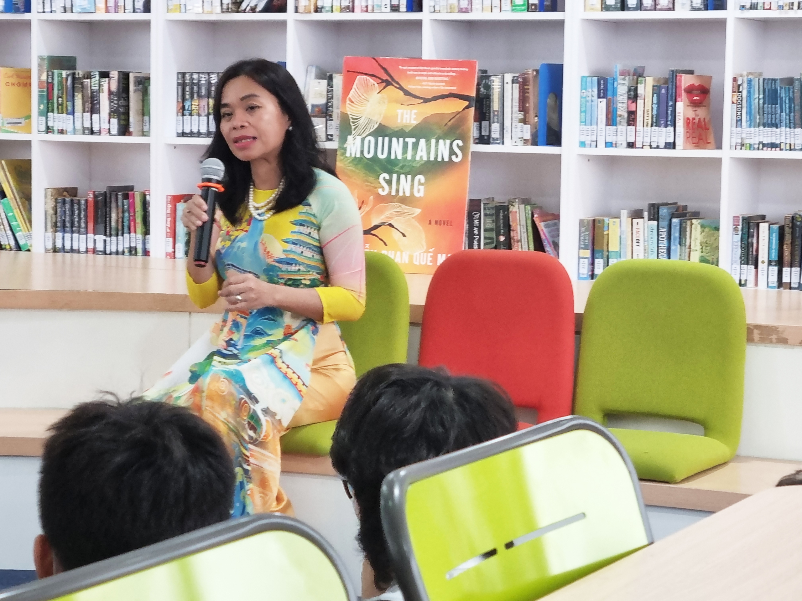 Nguyễn Phan Quế Mai: Khi nhà văn bước qua cánh cửa - Ảnh 7.