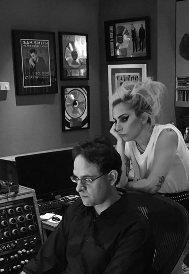 Văn Mai Hương - Ảnh 1.