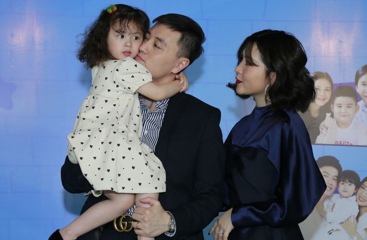 Khám phá bí quyết dạy con của Đoan Trang, Kim Tử Long, Thu Trang... tại 