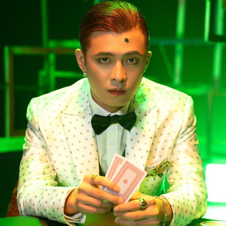 Gin Tuấn Kiệt khiến fans ngỡ ngàng khi hóa Joker trong 