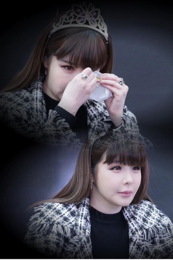 Sốc: Park Bom (2NE1) bị công ty ngược đãi