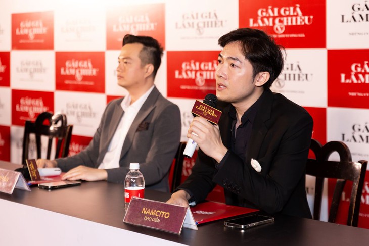 Lan Ngọc xuất hiện sau scandal clip nóng, đọ dáng bên dàn sao