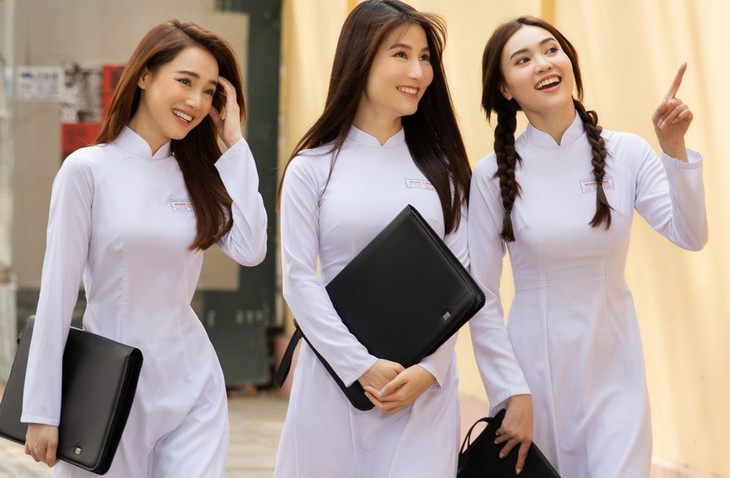 Diễm My - Nhã Phương - Lan Ngọc gây sốc với chuyện yêu thuở học trò