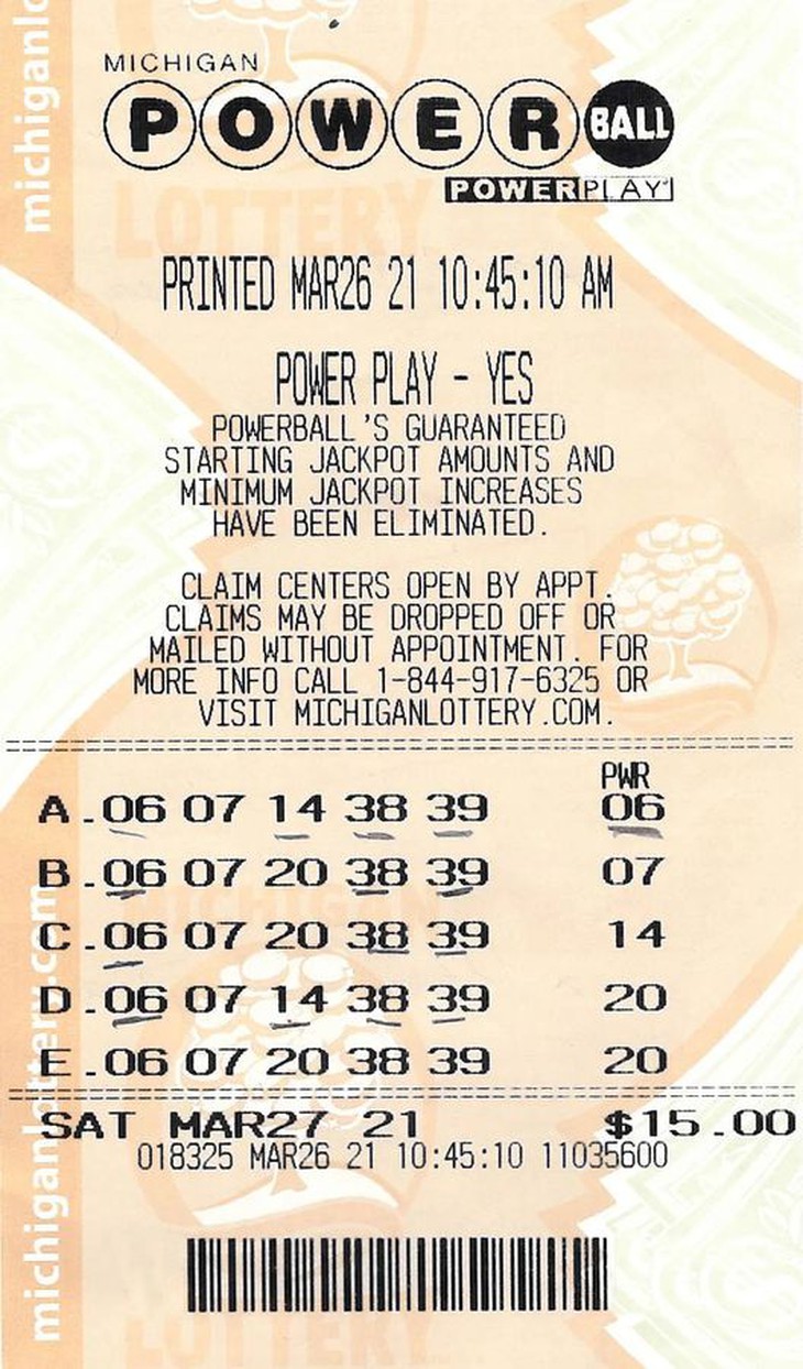 Cụ bà 87 tuổi trúng số 150.000 USD sau nhiều năm chỉ mua một bộ số