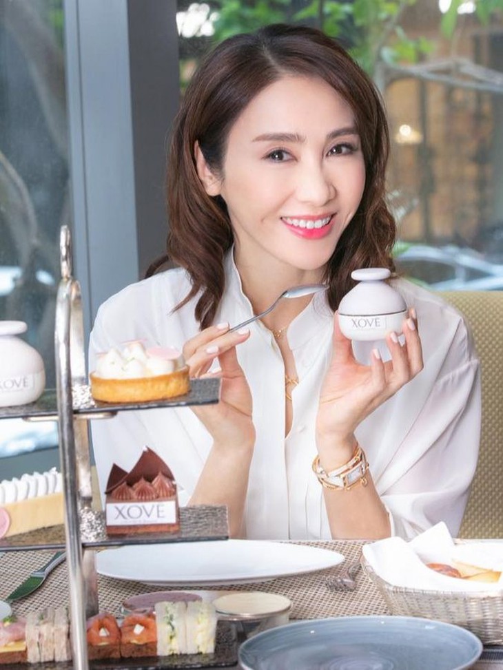 Sang chảnh như Lê Tư, một bữa ăn lên đến hàng trăm triệu đồng