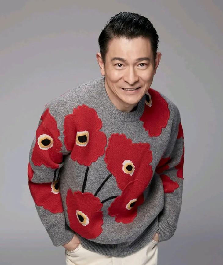 Lưu Đức Hoa bị kiện, yêu cầu bồi thường gần 400 tỉ đồng