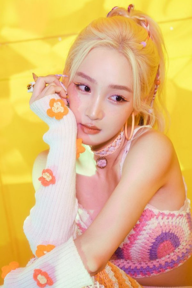 Juky San khoe nhan sắc ngọt ngào, xinh xắn trong MV tự sáng tác