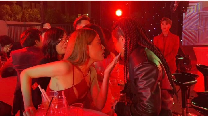 Cuối cùng Gil Lê - Hoàng Thùy Linh cũng 