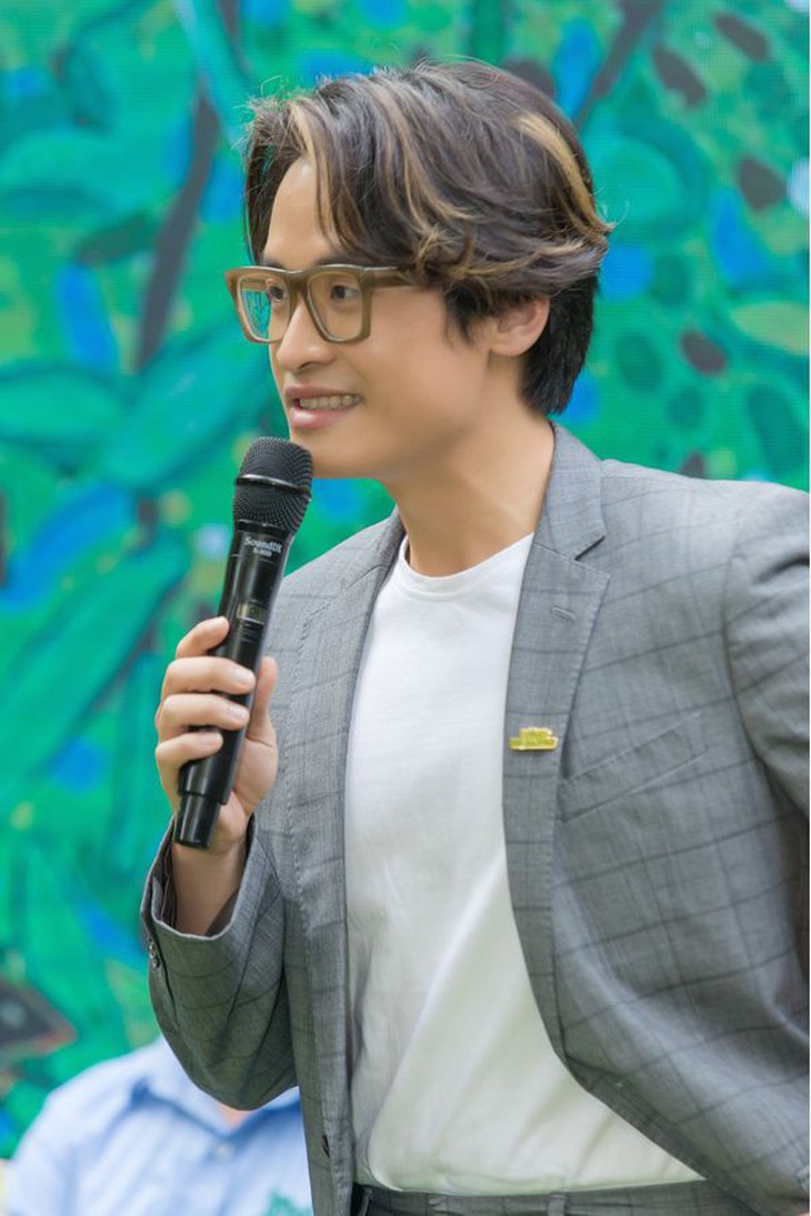 Thịnh Suy đi trồng rừng cùng Hà Anh Tuấn