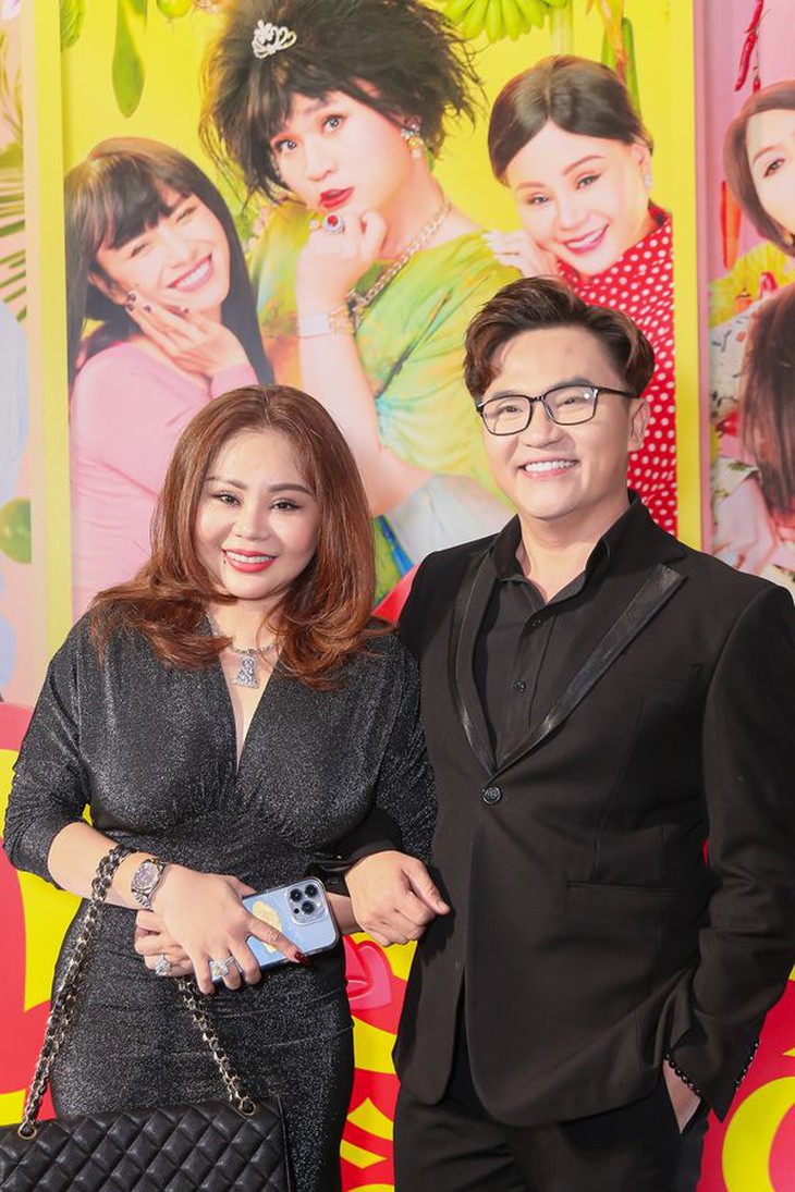 Cười ngả nghiêng với cách trả lời như thi hoa hậu của Lê Giang