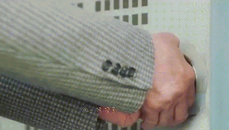 Phim hot "Hẹn hò chốn công sở" sao nhiều sạn thế này!