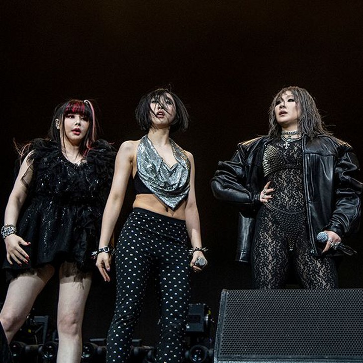 Lý do màn tái hợp bất ngờ của 2NE1 sau 6 năm tan rã