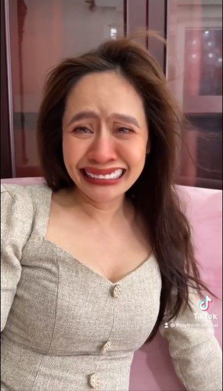 Thanh Thúy bị trợ lý "chơi khăm" mà netizen cười ngất