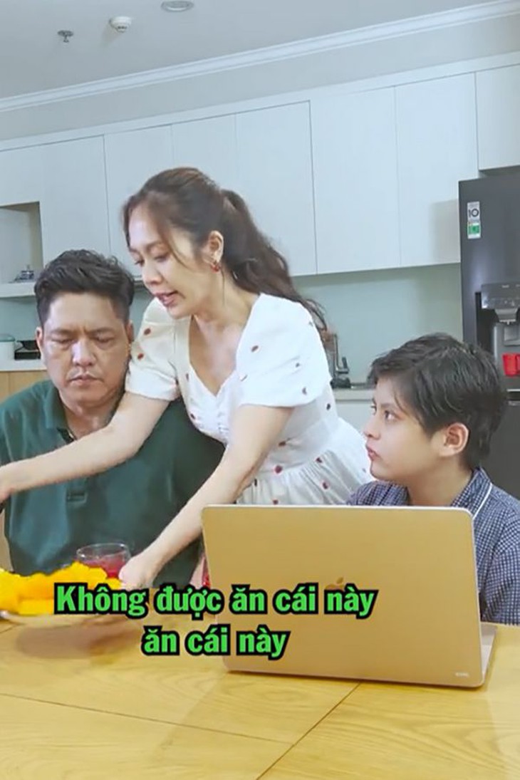 Thanh Thúy làm ông xã Đức Thịnh quê một cục trước con trai