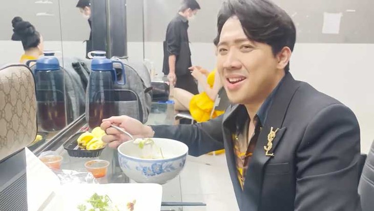 Trấn Thành tuyên bố giảm cân nhưng bị trợ lý 