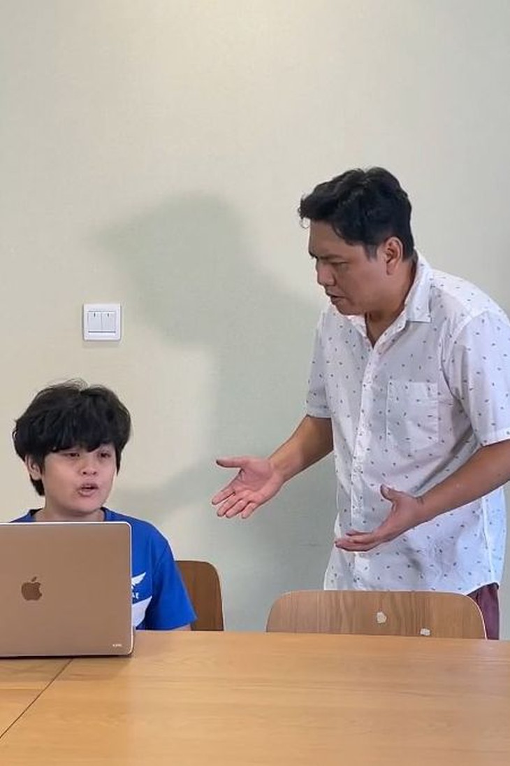 Đức Thịnh choáng váng với trình độ tiếng Anh của con trai