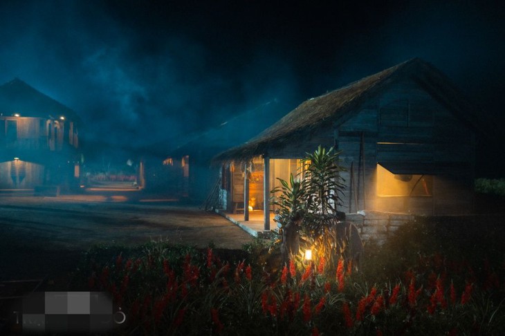 Victor Vũ chi tiền tỉ để trồng hoa cho bối cảnh 