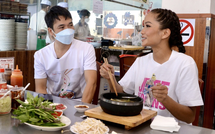 Ông xã H'Hen Niê được gọi là 'hoa vương' vì hình ảnh lầy lội này - Ảnh 4.