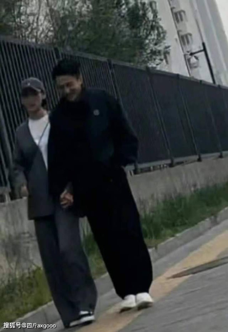 Lưu Khải Uy hẹn hò nữ diễn viên có chồng sau ly hôn Dương Mịch? - Ảnh 2.