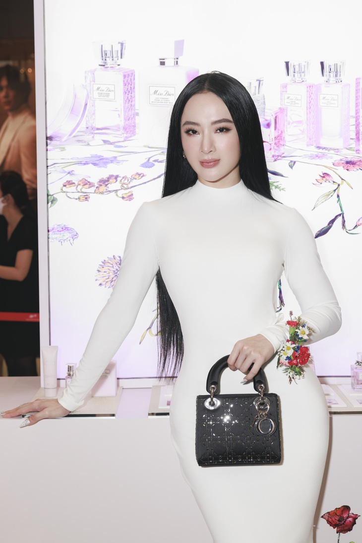 Nhã Phương, Diễm My 9X và Angela Phương Trinh đọ nhan sắc gây thương nhớ - Ảnh 4.