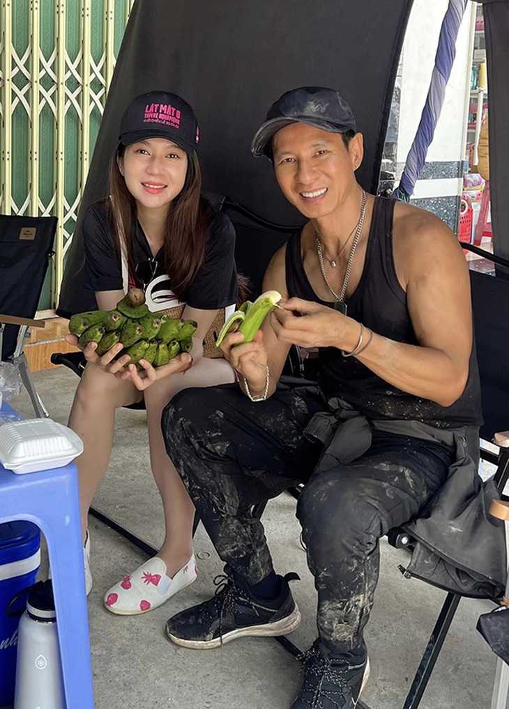 Ảnh vui sao Việt 16-10: Pha Lê tình cờ gặp Hoài Linh ở Thái Lan - Ảnh 6.