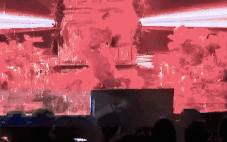 Phượng Hoàng Lửa gây sốc với màn 