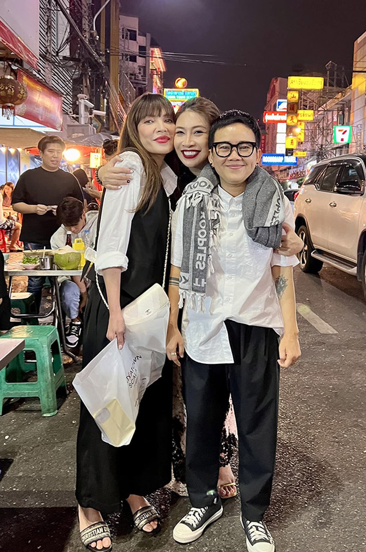 Ảnh vui sao Việt 17-10: Phi Hùng gây ngỡ ngàng vì độ dẻo dai ở tuổi 45 - Ảnh 7.