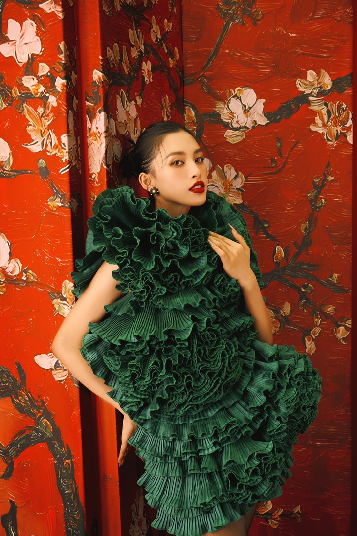 Tiểu Vy khoe vẻ đẹp rạng rỡ đậm chất Á Đông - Ảnh 5.