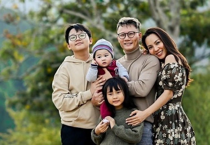 Nịnh đầm như Hoàng Bách, dành 3 năm cho một ca khúc tặng vợ - Ảnh 2.