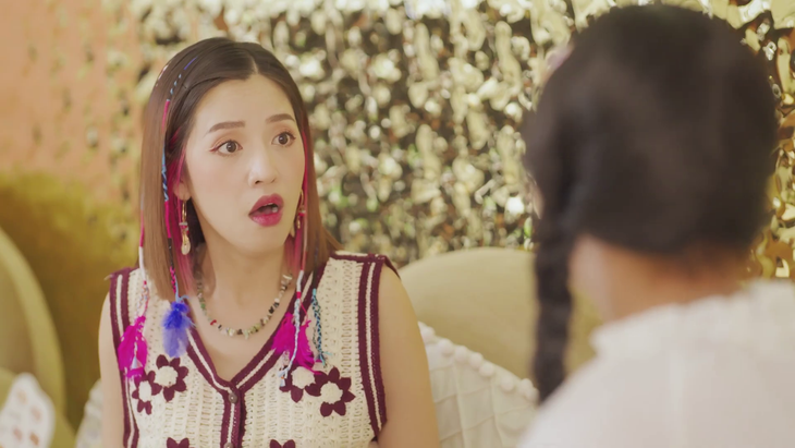 Hết làm cô giáo, giúp việc nhà, Duy Khánh làm nhân viên salon tóc - Ảnh 5.