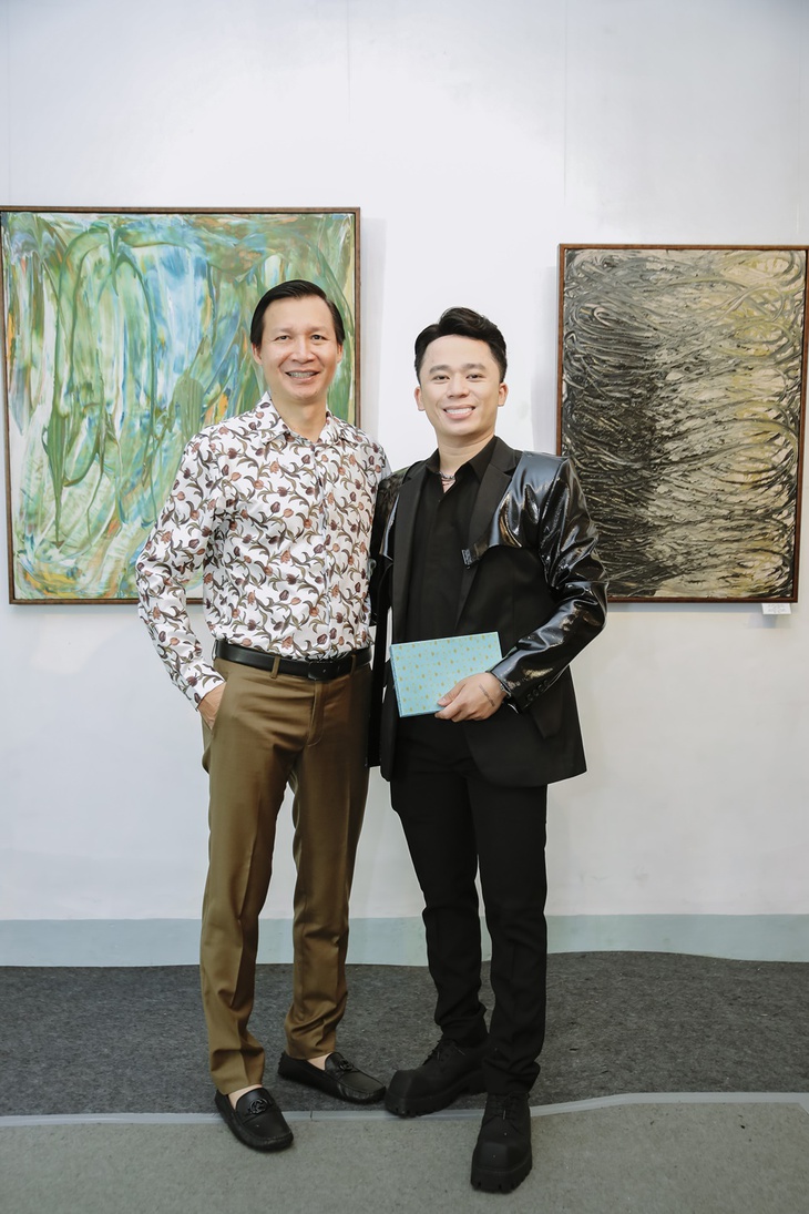 Thành Lộc, Cát Tường xuýt xoa trước loạt tranh ‘bạc tỉ’ của Phạm Hồng Minh - Ảnh 4.