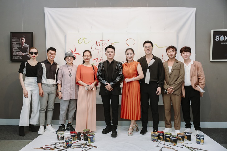 Thành Lộc, Cát Tường xuýt xoa trước loạt tranh ‘bạc tỉ’ của Phạm Hồng Minh - Ảnh 3.