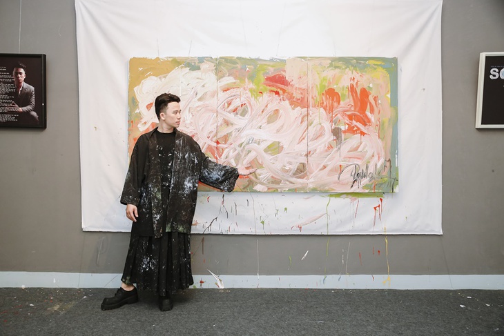 Thành Lộc, Cát Tường xuýt xoa trước loạt tranh ‘bạc tỉ’ của Phạm Hồng Minh - Ảnh 2.