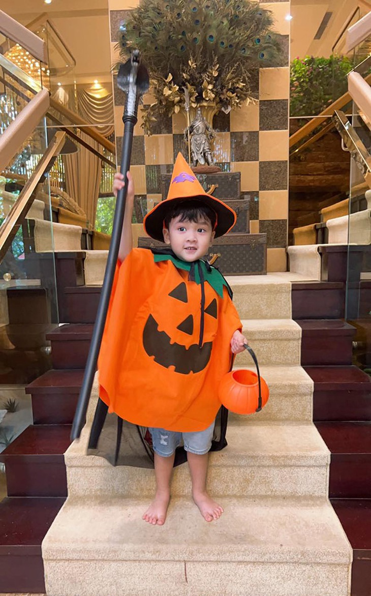 Ảnh vui sao Việt 24-10: Bảo Thy mê con trai nhà diễn viên Chi Bảo - Ảnh 3.