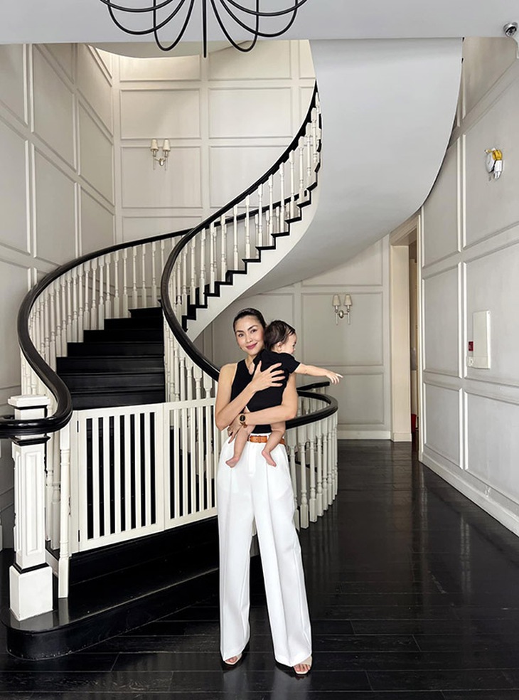 Ảnh vui sao Việt 25-10: Tăng Thanh Hà hạnh phúc đón tuổi 36 - Ảnh 1.