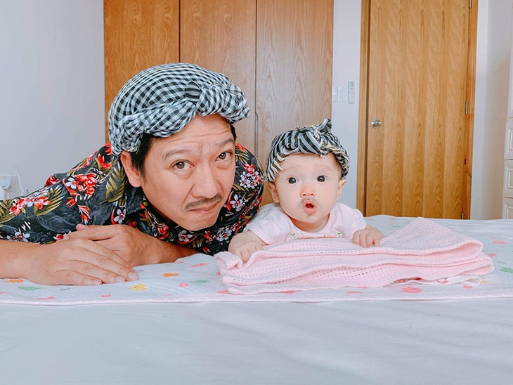 Ảnh vui sao Việt 27-10: Trường Giang gọi con gái là đệ tử - Ảnh 1.