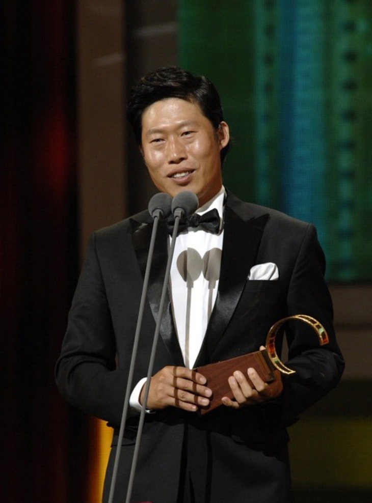 Yoo Hae Jin - ông chú ‘xí trai’ cân đẹp hai mỹ nam trong Confidential Assignment là ai? - Ảnh 4.