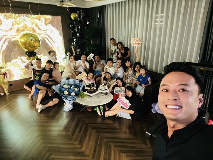 Ảnh vui sao Việt 10-10: Con gái Đông Nhi ‘làm điệu’ cưng xỉu - Ảnh 4.