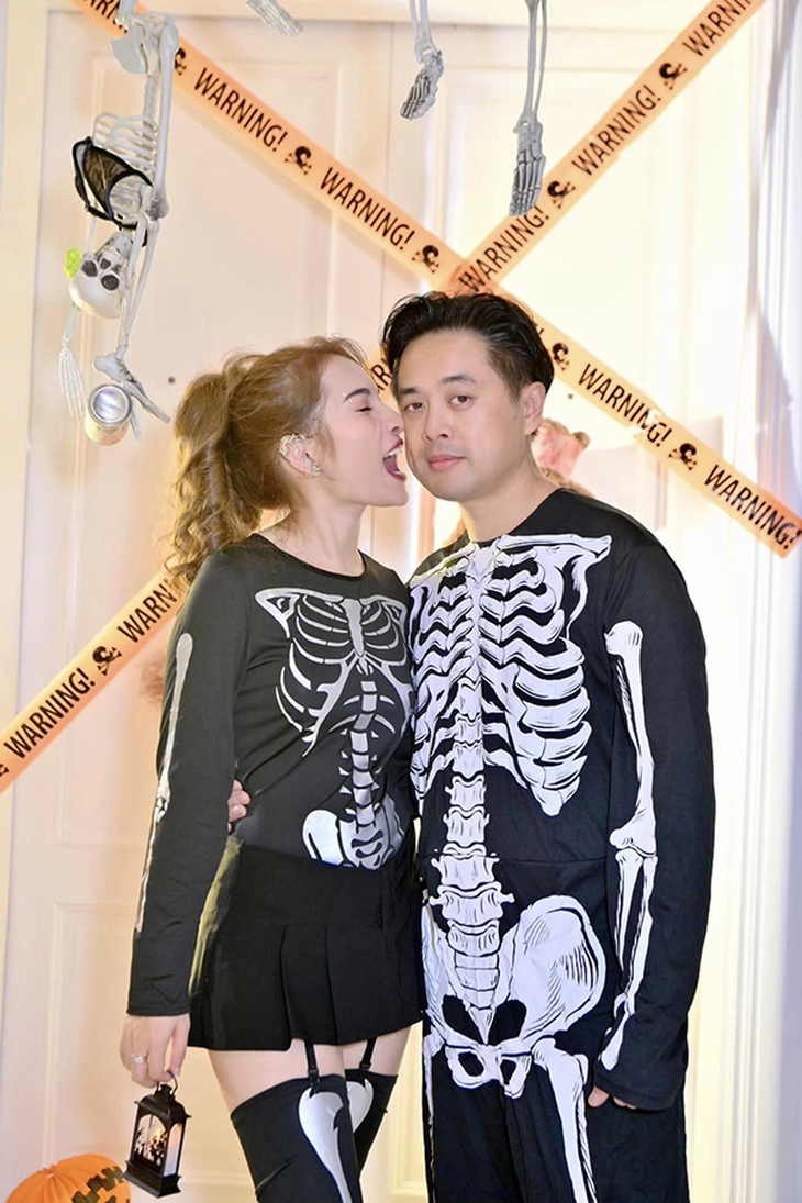 Ảnh vui sao Việt 1-11: Midu hóa búp bê Barbie xinh đẹp - Ảnh 2.