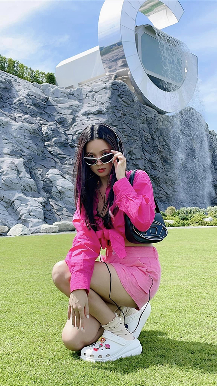 Ảnh vui sao Việt 11-11: Lê Thúy đội mưa đi nổ bỏng gạo cho chồng - Ảnh 6.