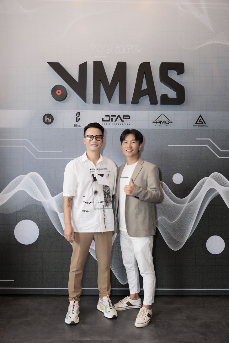 Hé lộ danh tính Mr. Chông Chênh của loạt tân chủ tịch V-pop - Ảnh 11.