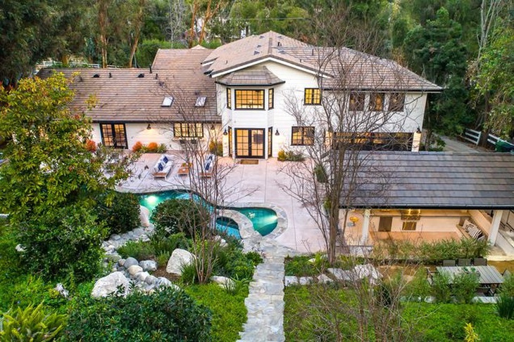 Miley Cyrus gây sốc với danh sách bất động sản siêu khủng - Ảnh 10.