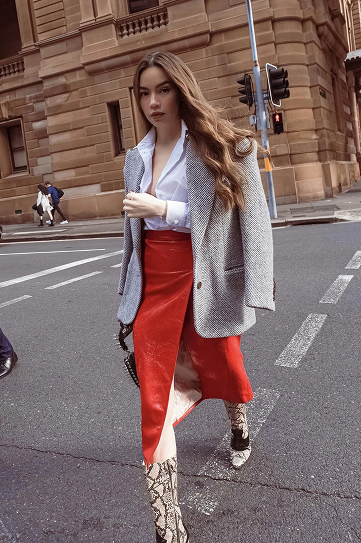 Ảnh vui sao Việt 18-11: Gia đình Đông Nhi đi xe máy khám phá Hà Nội - Ảnh 4.