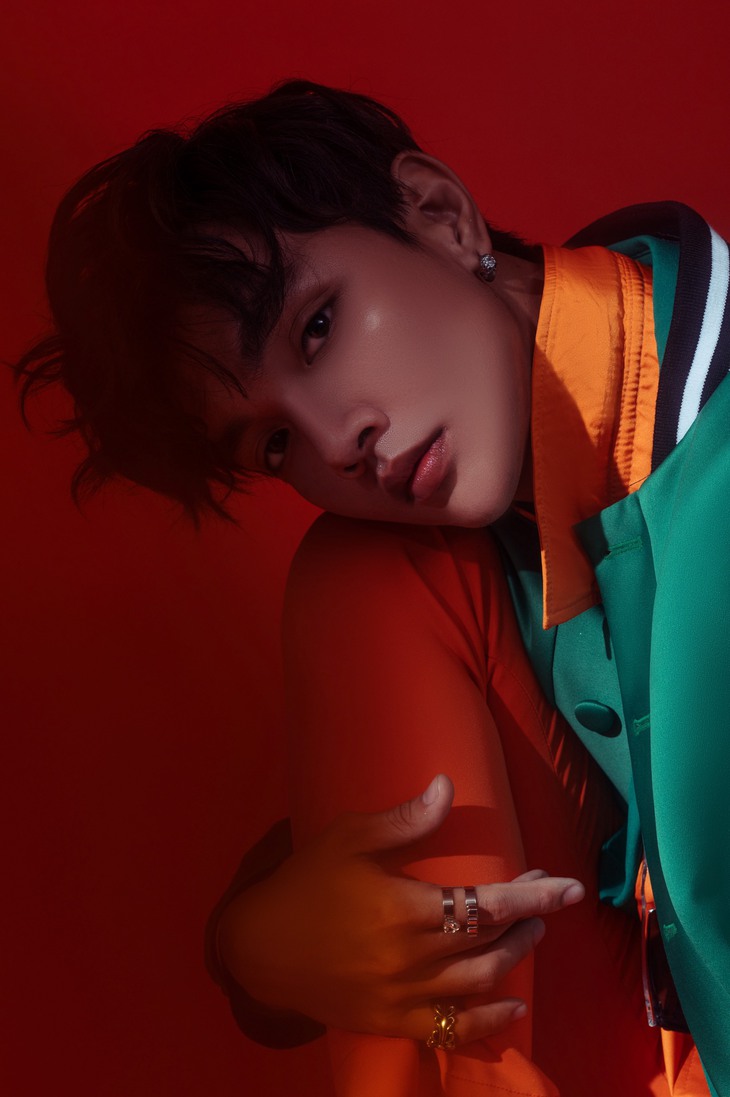 Ngạc nhiên chưa khi biết danh tính đạo diễn đứng sau 15 MV nhạc phim Hạnh phúc máu - Ảnh 2.