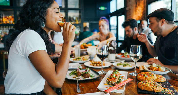 Bị bo xì vì đi ăn không chịu trả tiền giúp vợ bạn - Ảnh 1.